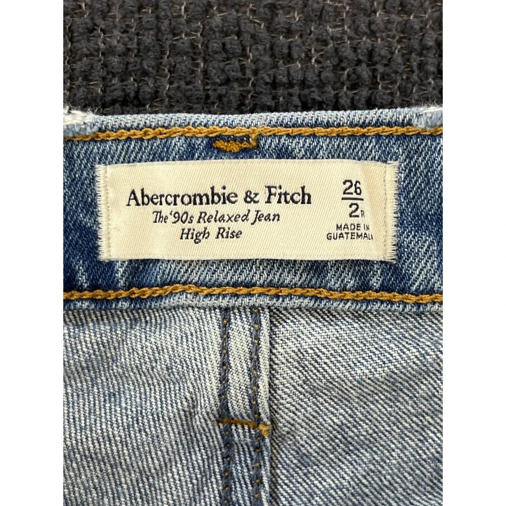 Abercrombie & Fitch 90s Relaxed Jean High Rise Light Wash Distressed 26 2R